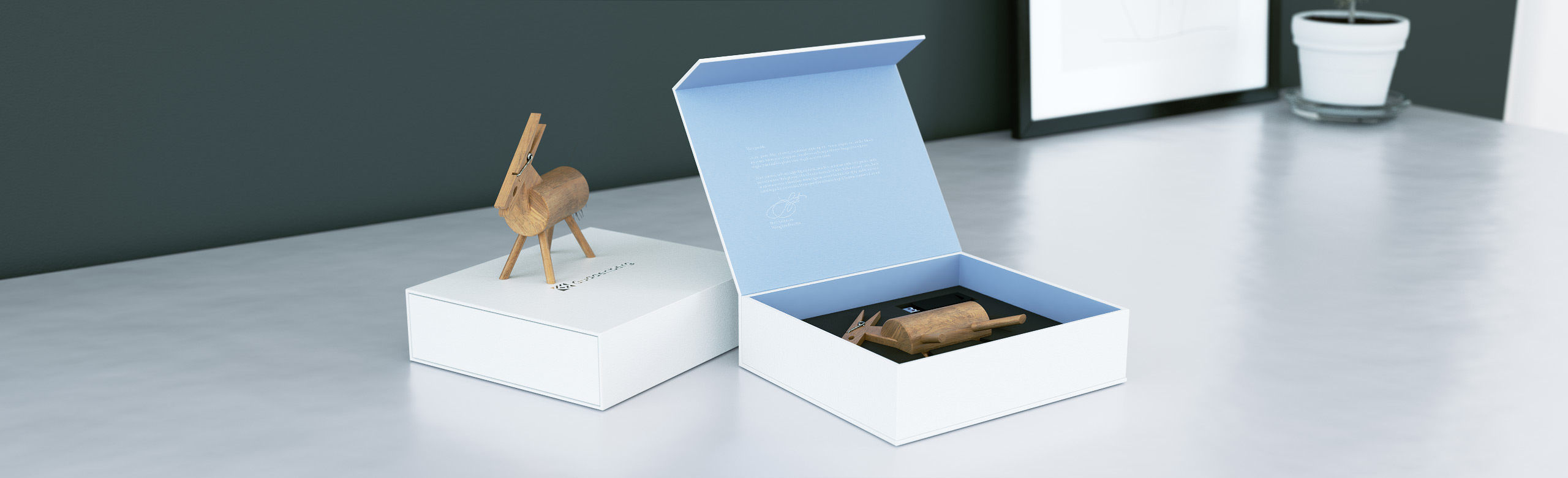 Custom luxury packaging