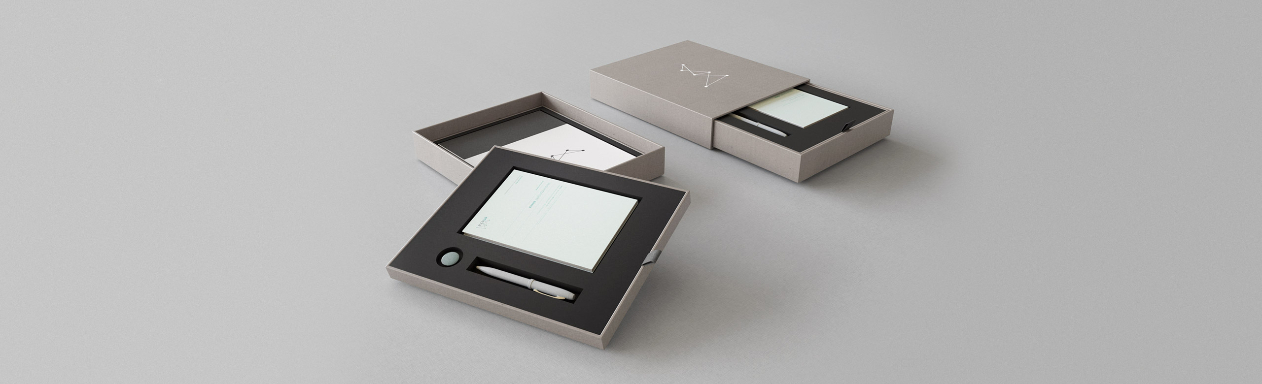 Custom luxury packaging